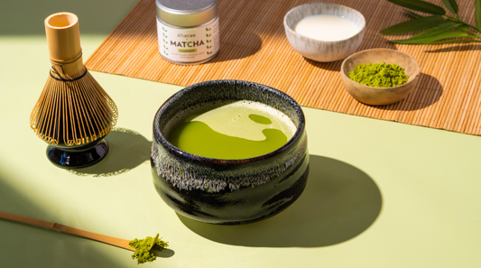 Matcha avec des accessoires