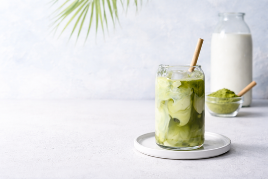 Matcha avec des accessoires