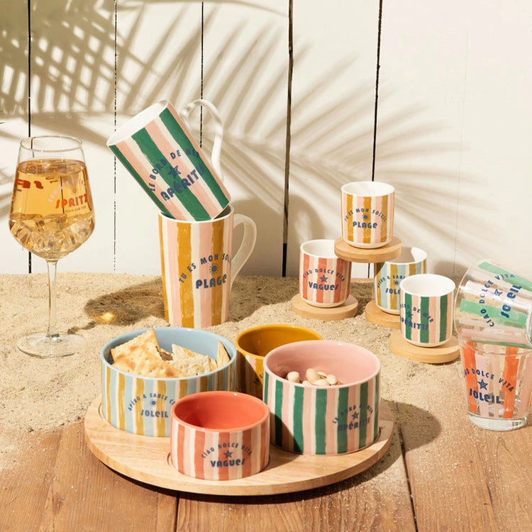 Set apéritif de 4 pièces en porcelaine sur une planche en bois Beach Club Table Passion