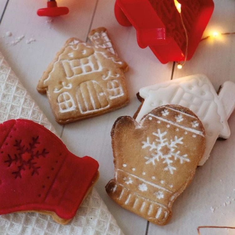 Lot de 2 découpoirs éjecteurs de Noël avec poussoir en plastique Scrapcooking