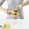 Presse agrumes double action de 22 cm jaune Joseph Joseph